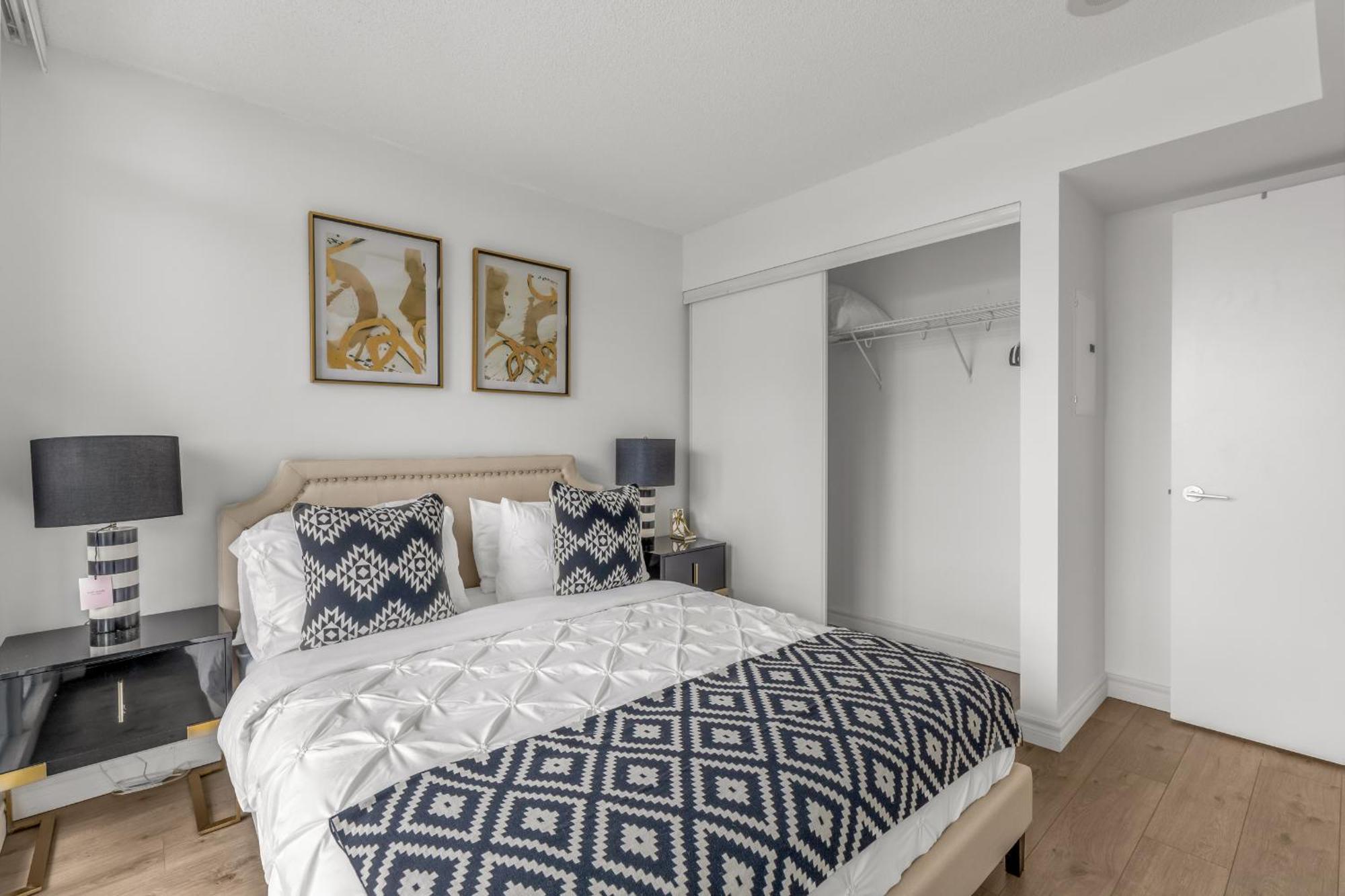 Beautiful 2 Bedroom Downtown Apartment
