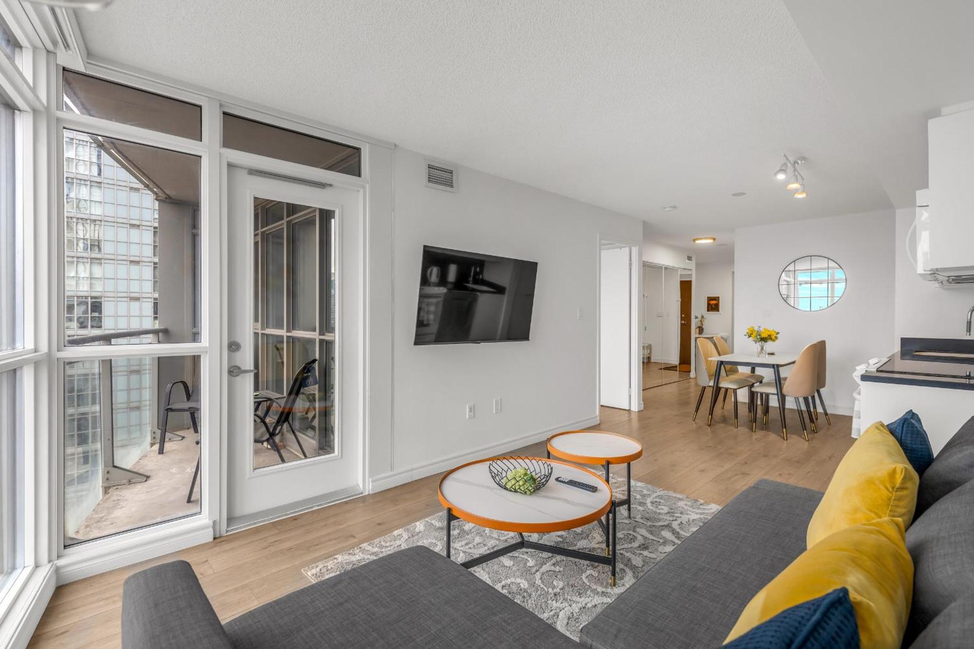 Beautiful 2 Bedroom Downtown Toronto
